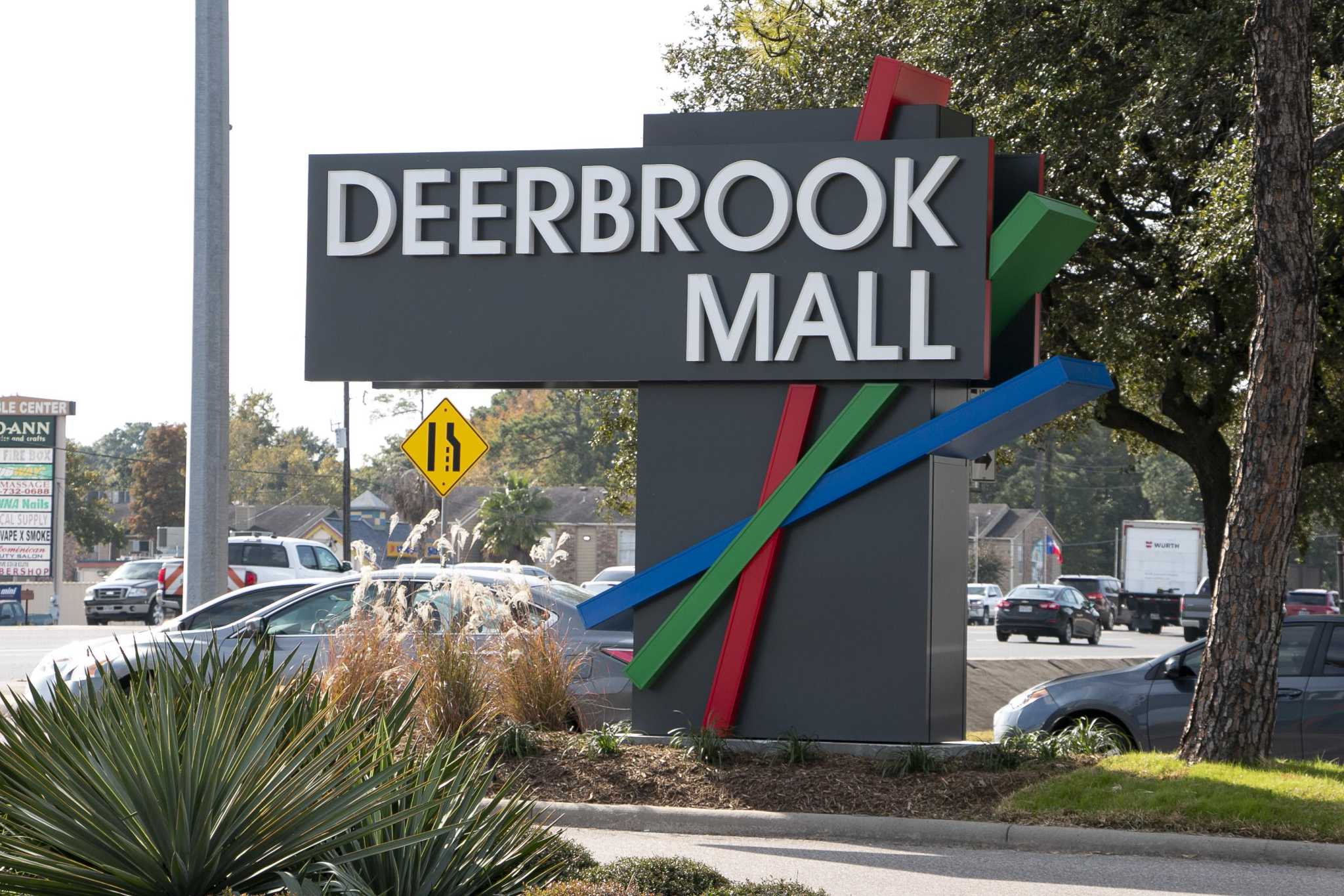 Deerbrook Mall hopes new stores help usher in busy holiday season ...