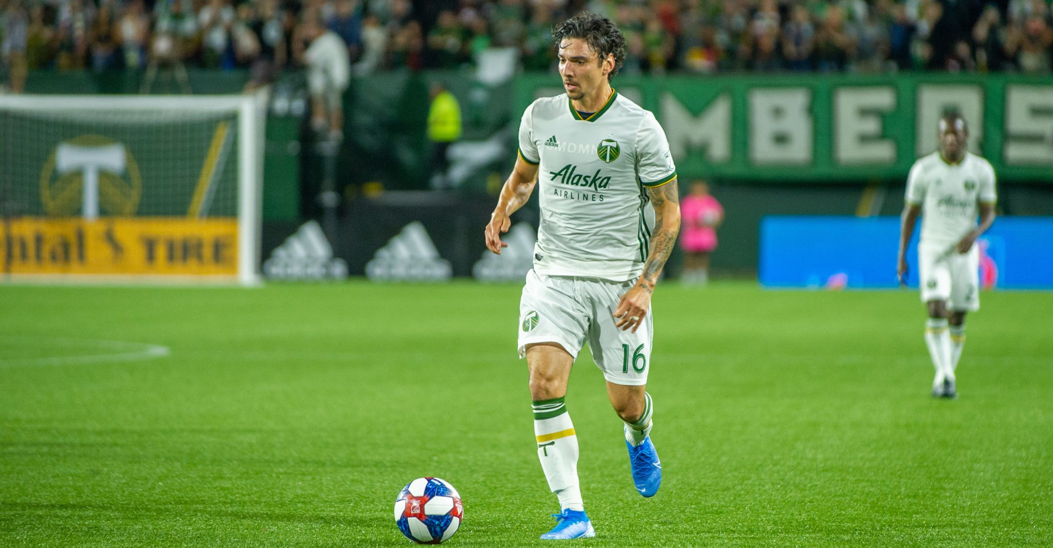 Dynamo acquire Zarek Valentin, trade Joe Willis