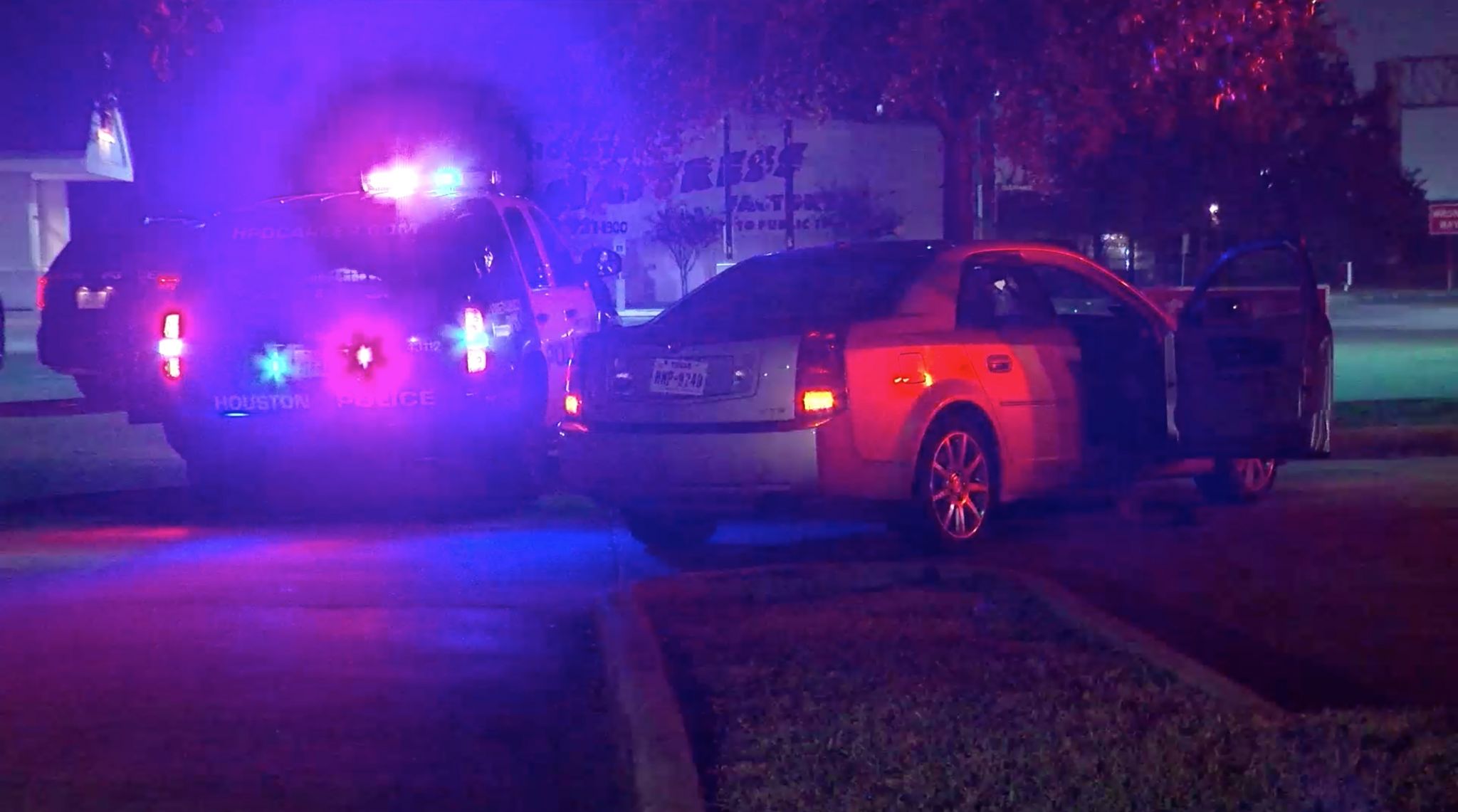 Taco trip turns violent after gunman opens fire, injuring man in southeast Houston