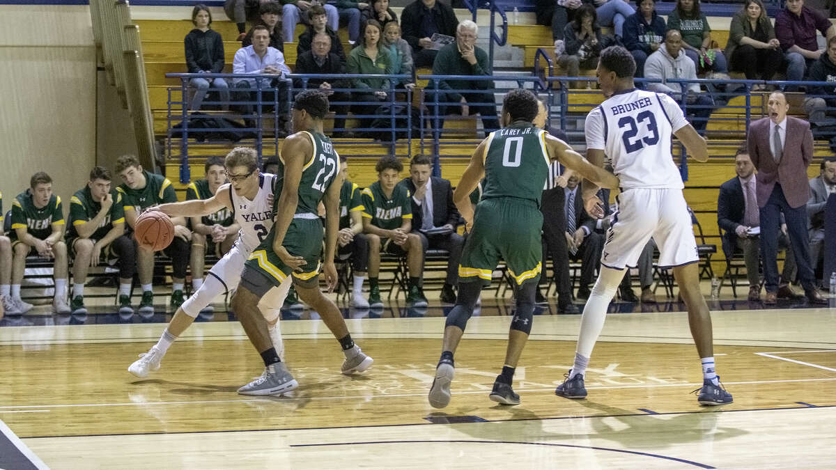 Yale Beats Siena Men S Basketball In Triple Overtime