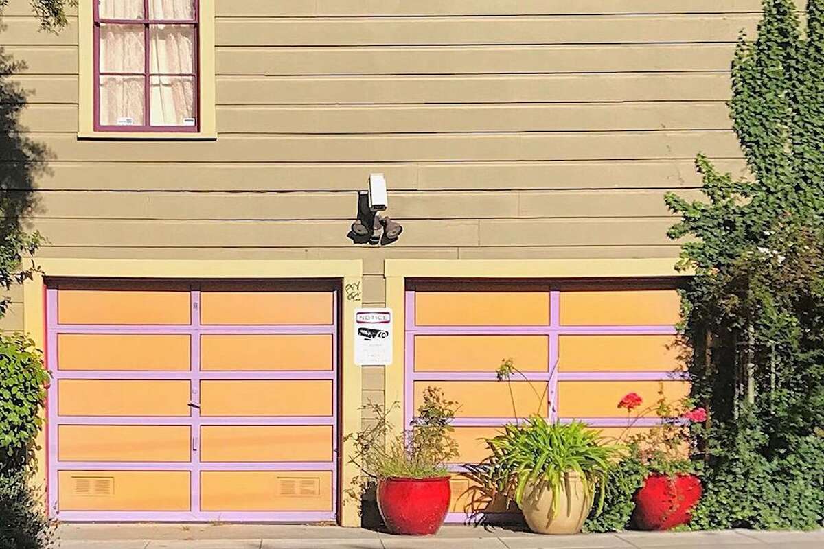 Explore the garage doors of San Francisco