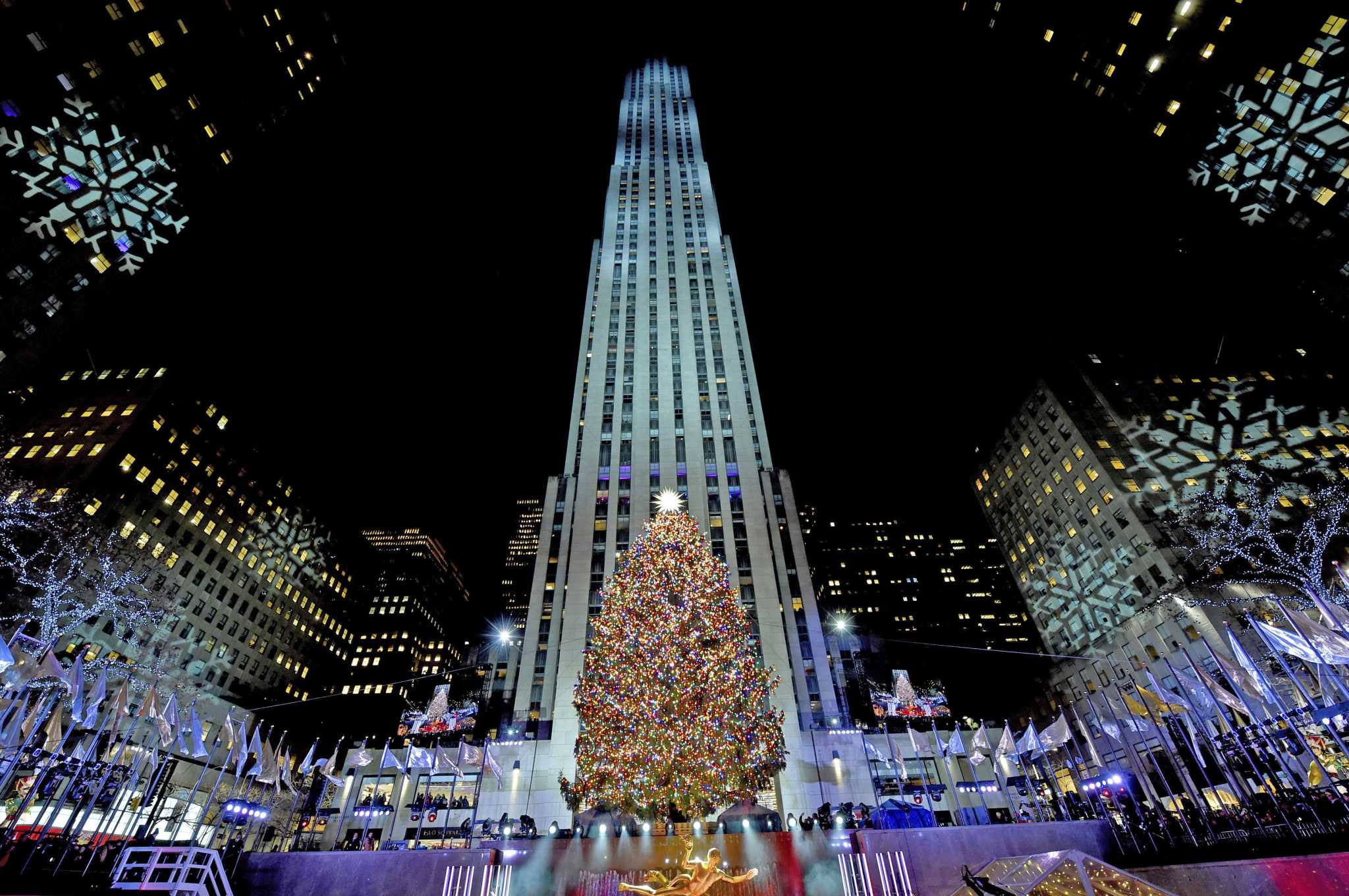NYC giving pedestrians more space around Rockefeller Center this holiday