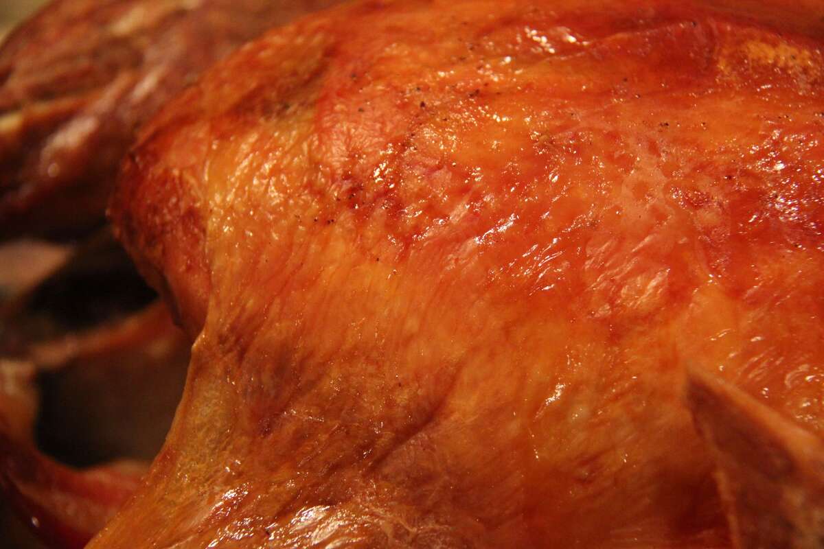 Here's what you can and can't feed your pets for Thanksgiving