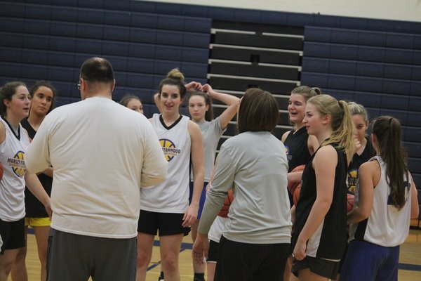 Mohawk Girls Getting Ready For The New Season Big Rapids Pioneer