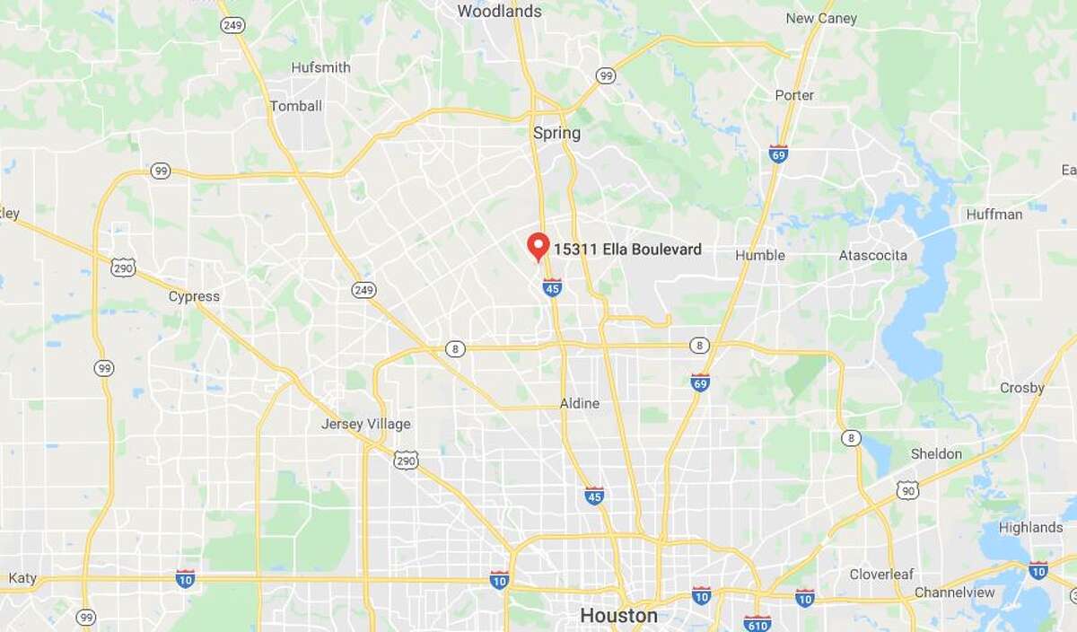 Sheriff’s office investigating shooting in shopping center north of Houston