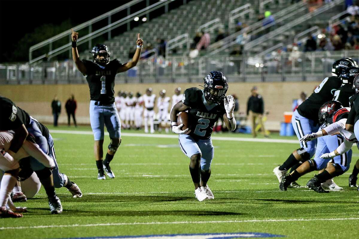 McDade carries Harlan into third round