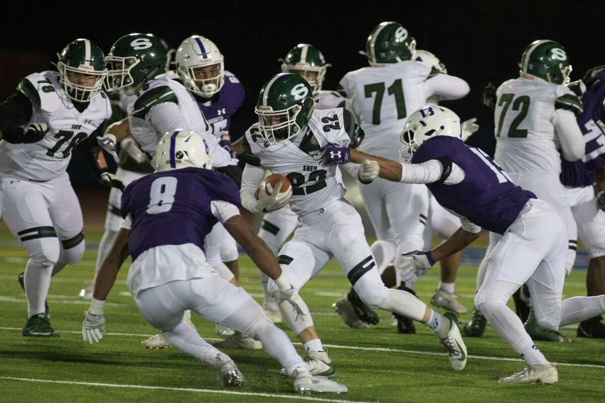 shenendehowa-football-can-t-hold-off-new-rochelle