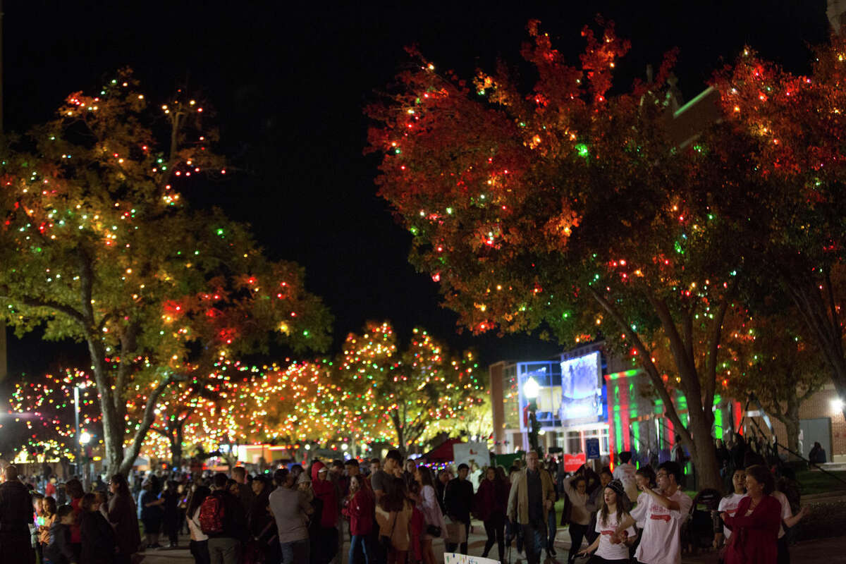 Incarnate Word Christmas Lights 2022 Uiw's Light The Way Will Host In-Person Holiday Fun This Year