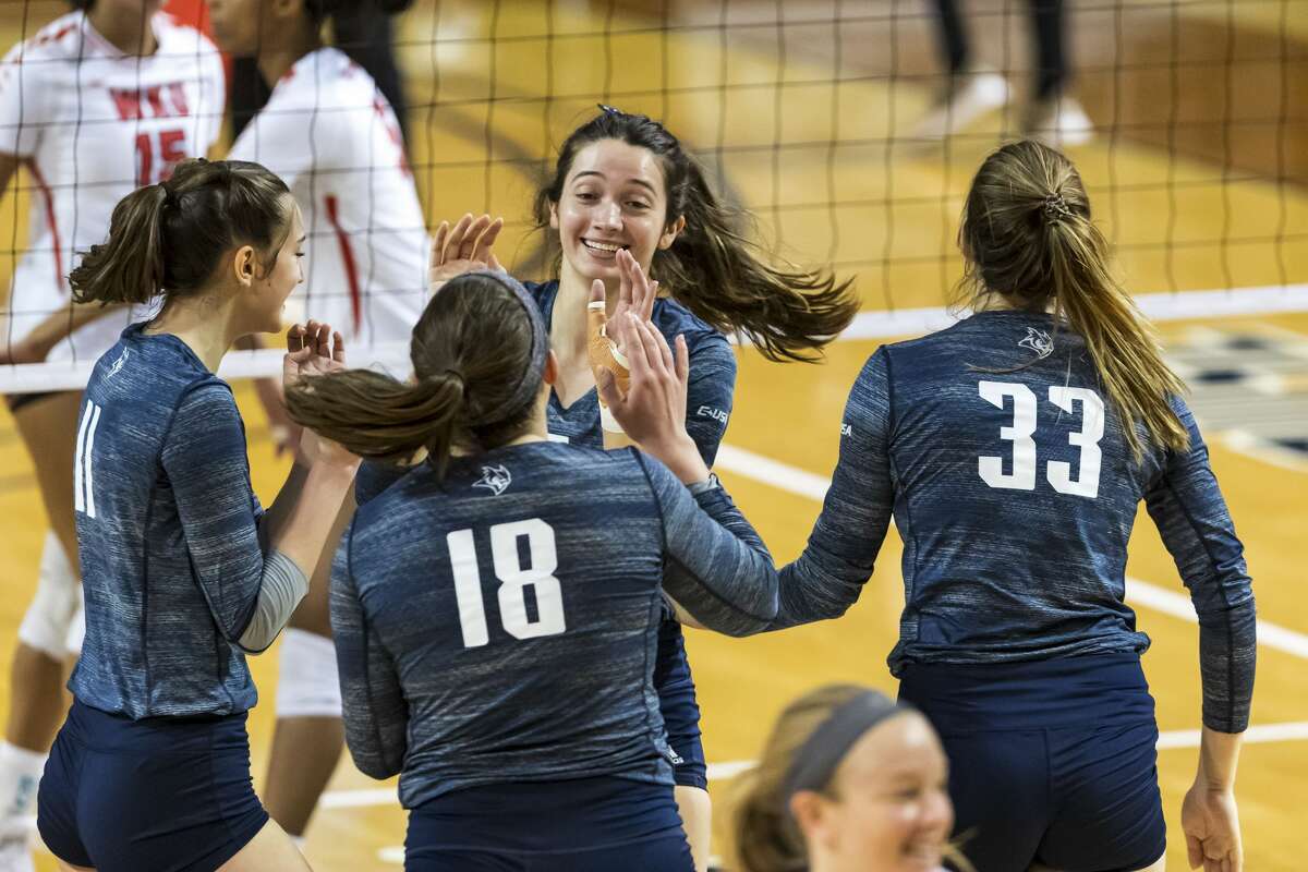 Rice volleyball falls to Western Kentucky in C-USA tourney