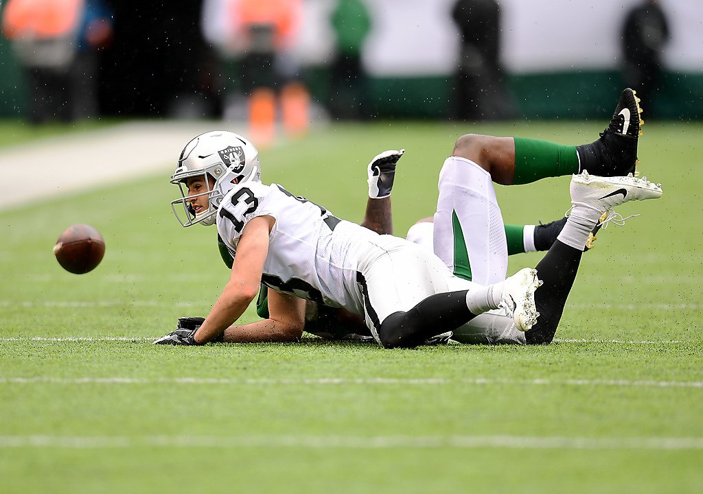 Raiders expect Hunter Renfrow to miss substantial time with rib injury