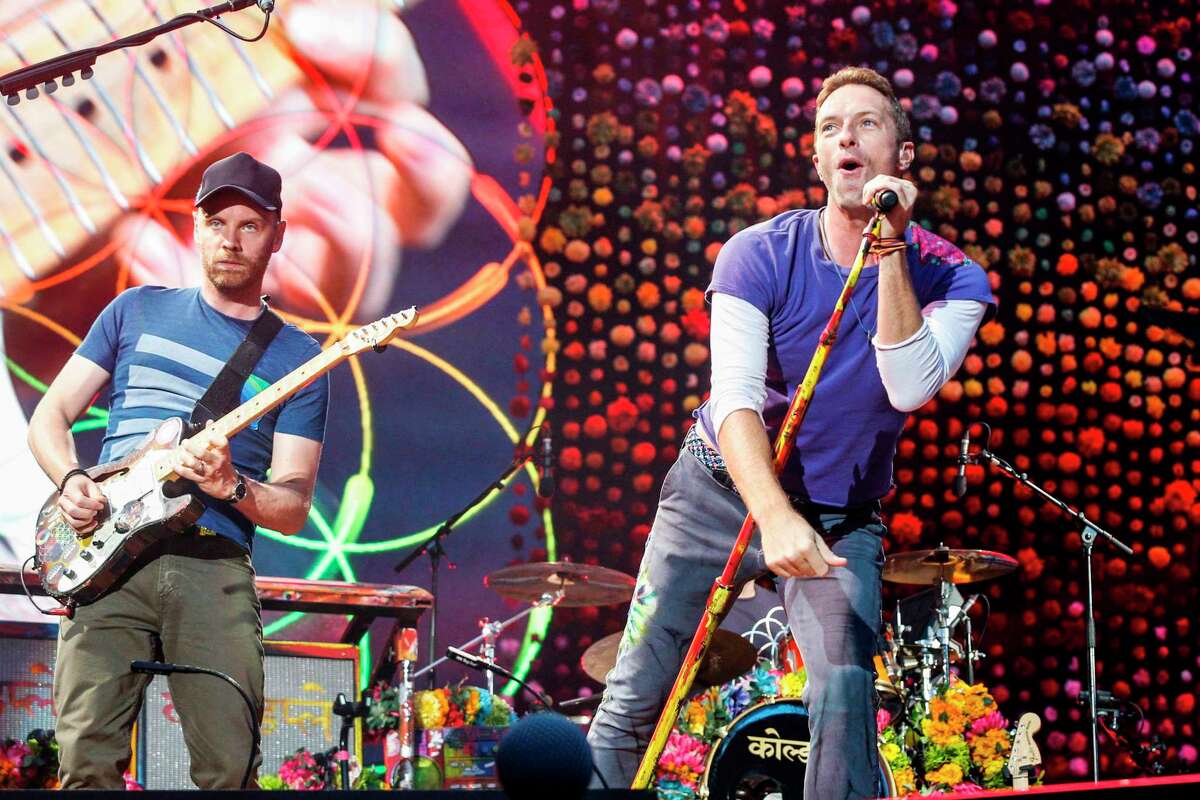 Review Coldplay turns their back on arena poprock