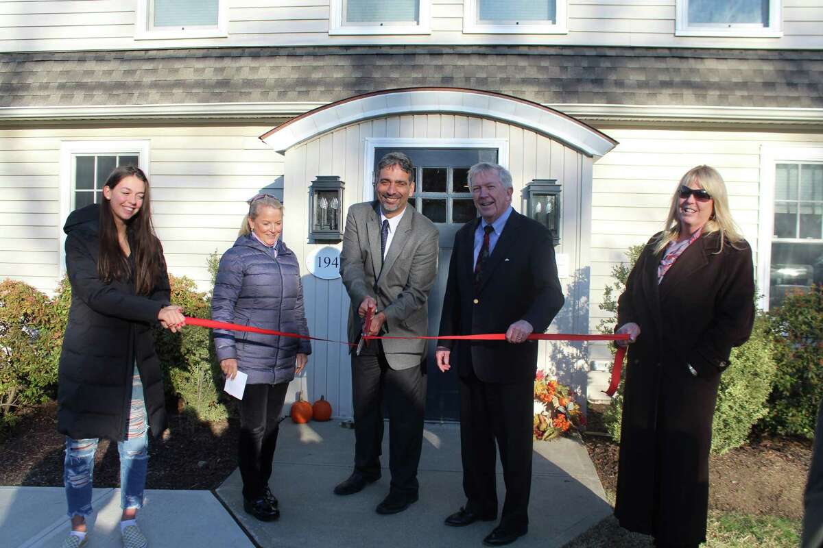 Local doctor opens new practice in New Canaan