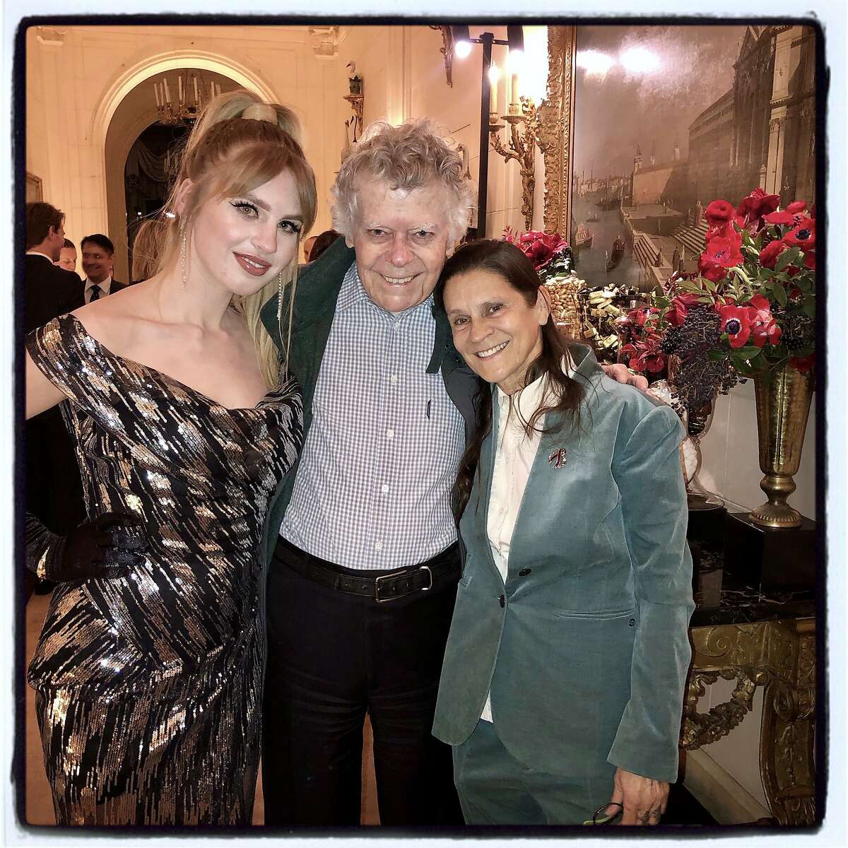 Ivy Getty (left) with her grandfather, Gordon Getty, and cousin, Aileen Getty, at the amfAR Charity Poker. Nov. 15, 2019.