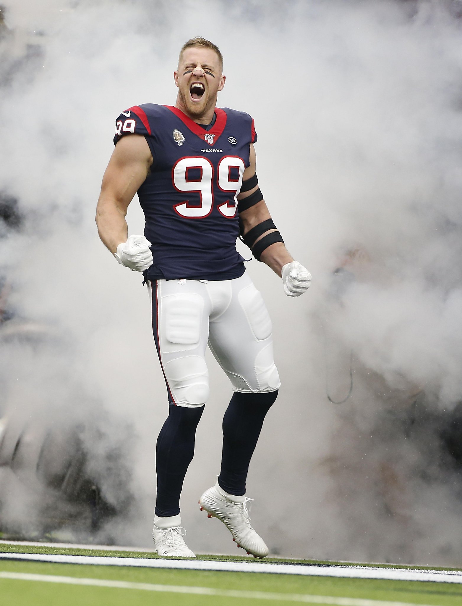 Justin Verlander, Kate Upton visit J.J. Watt, Texans at NRG; share