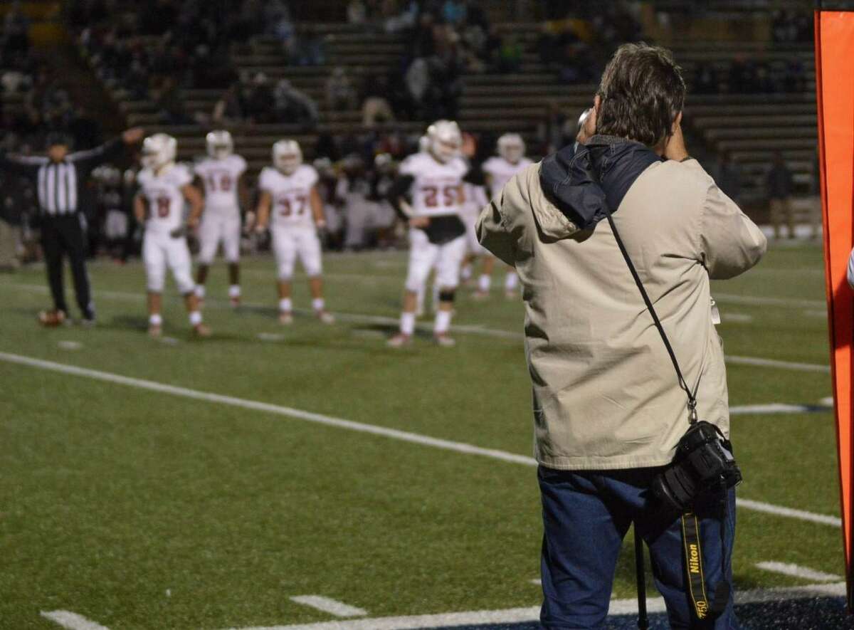 Huffman photographer captures priceless memories for Hargrave athletes, their parents