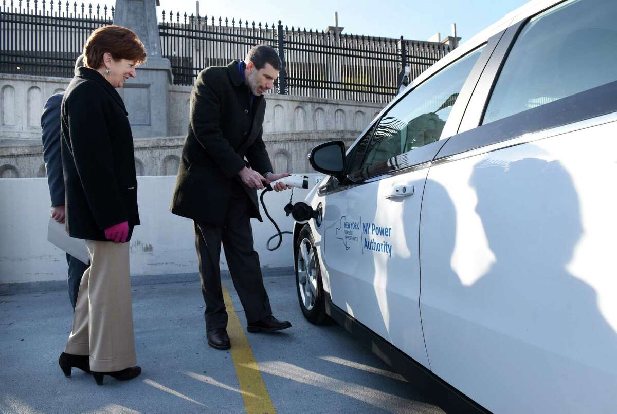 Photos New charging stations