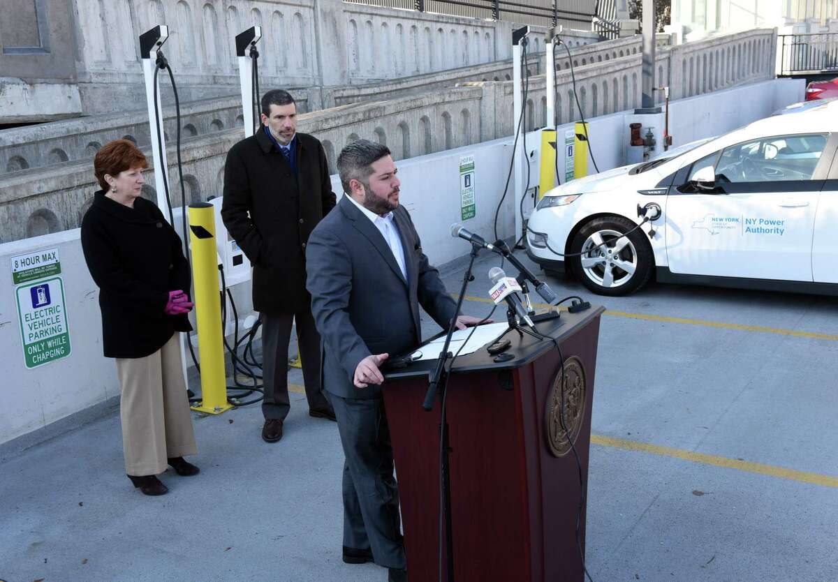 Photos New charging stations