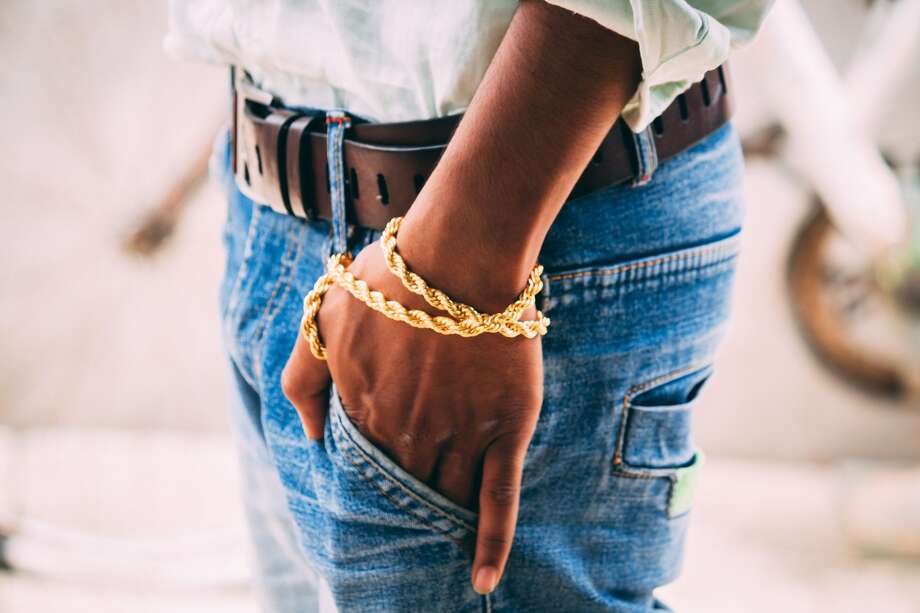 Expensive jewelry Save your money. Buy a gift card. Photo: Shiv Mer / EyeEm/Getty Images/EyeEm