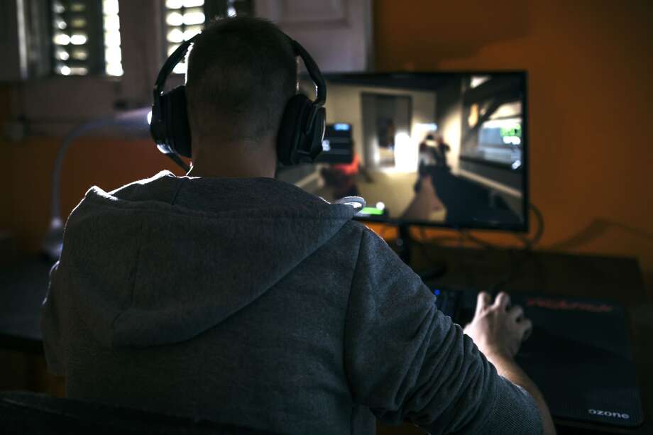 Video games If it's not on the list, your tween nephew doesn't want it. Photo: Westend61/Getty Images/Westend61