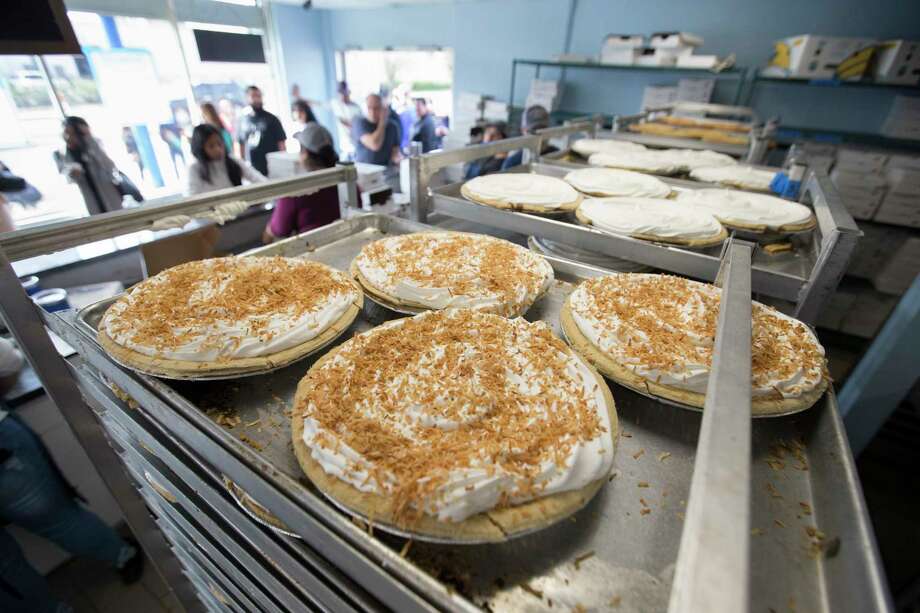 Houstonians line up for pies from Flying Saucer Pie Company before