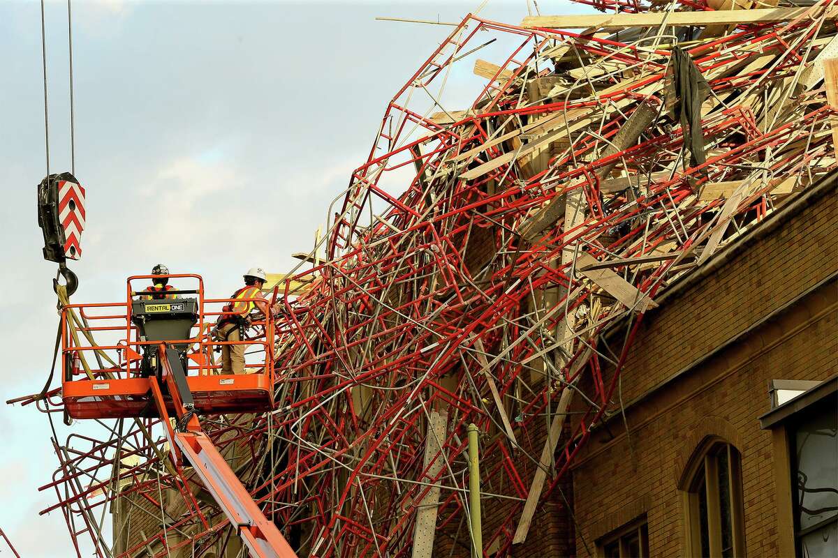 Did roof garden cause Mexico City mall collapse?