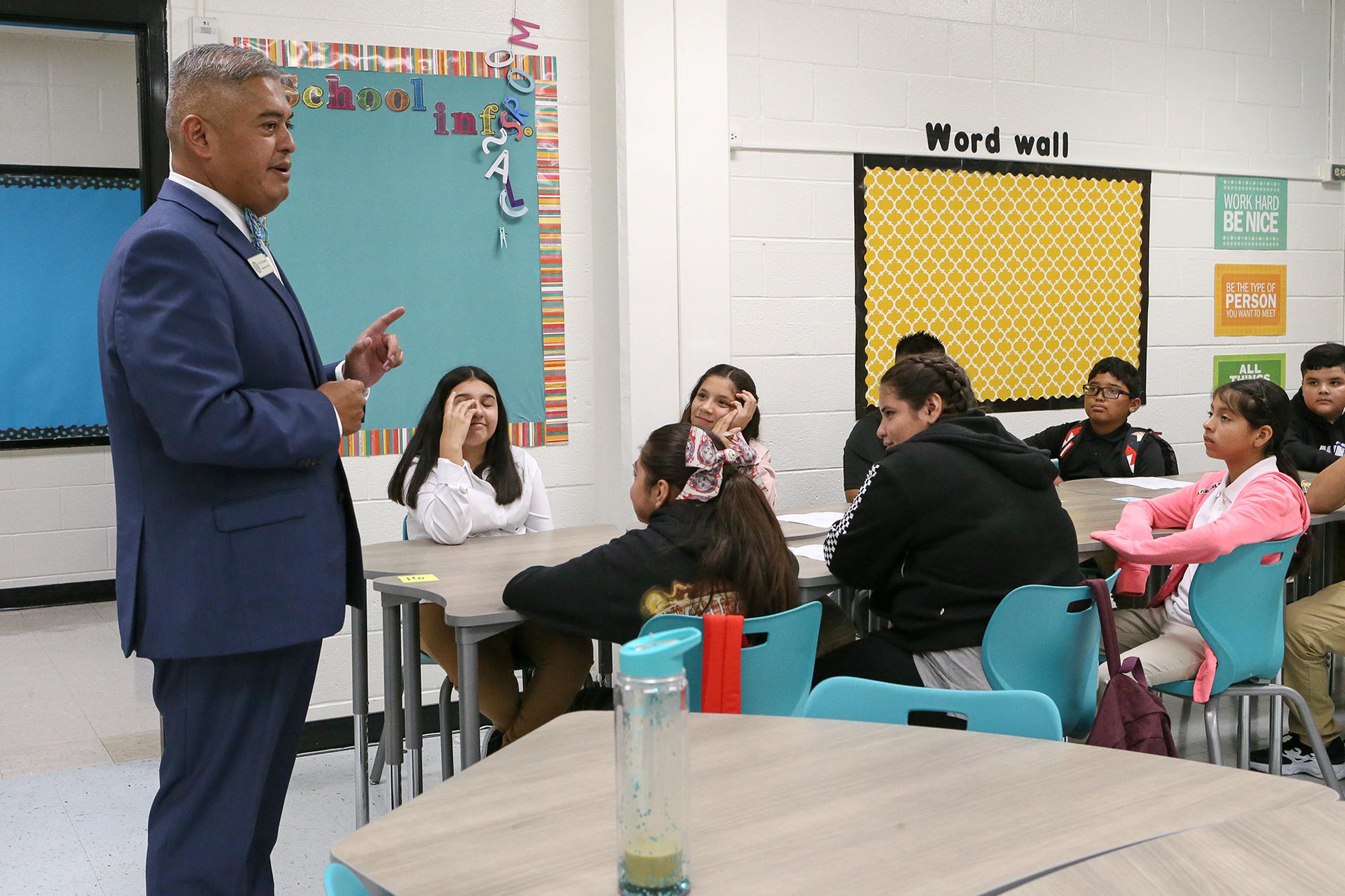 Edgewood ISD to launch new high school, boys and girls K-8 programs - Vimarsana News