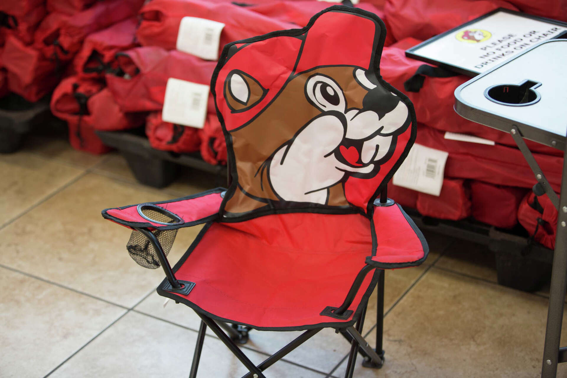 Viral TikTok pokes fun at the decor you'll find at Buc-ee's