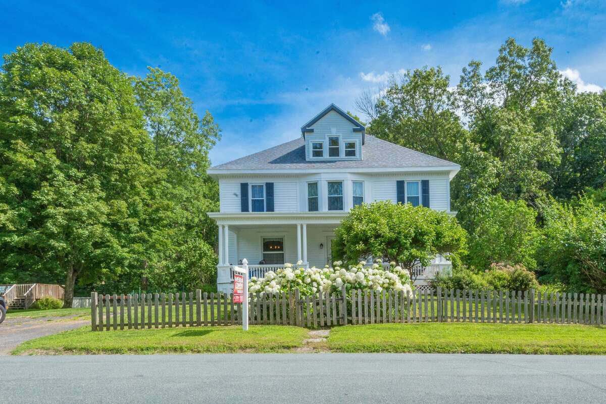 House of the Week Colonial Revival in East Greenbush