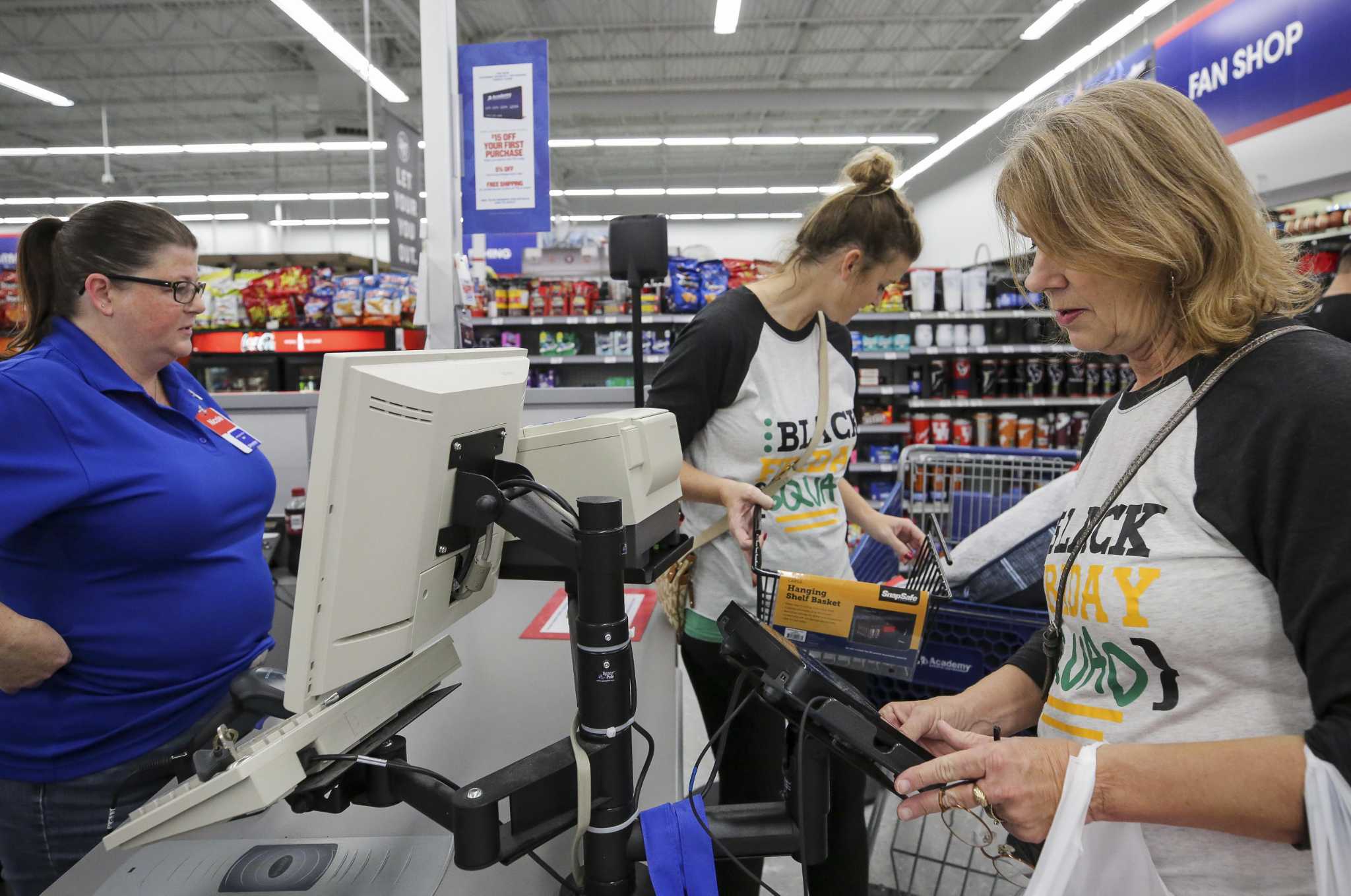 Black Friday deals in Houston still drawing crowds