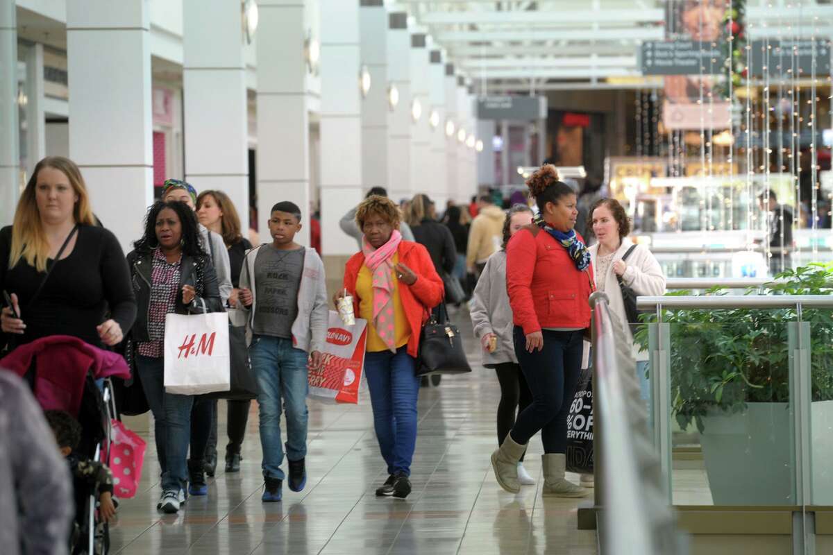 San Antonio mall closes after coronavirus patient's visit