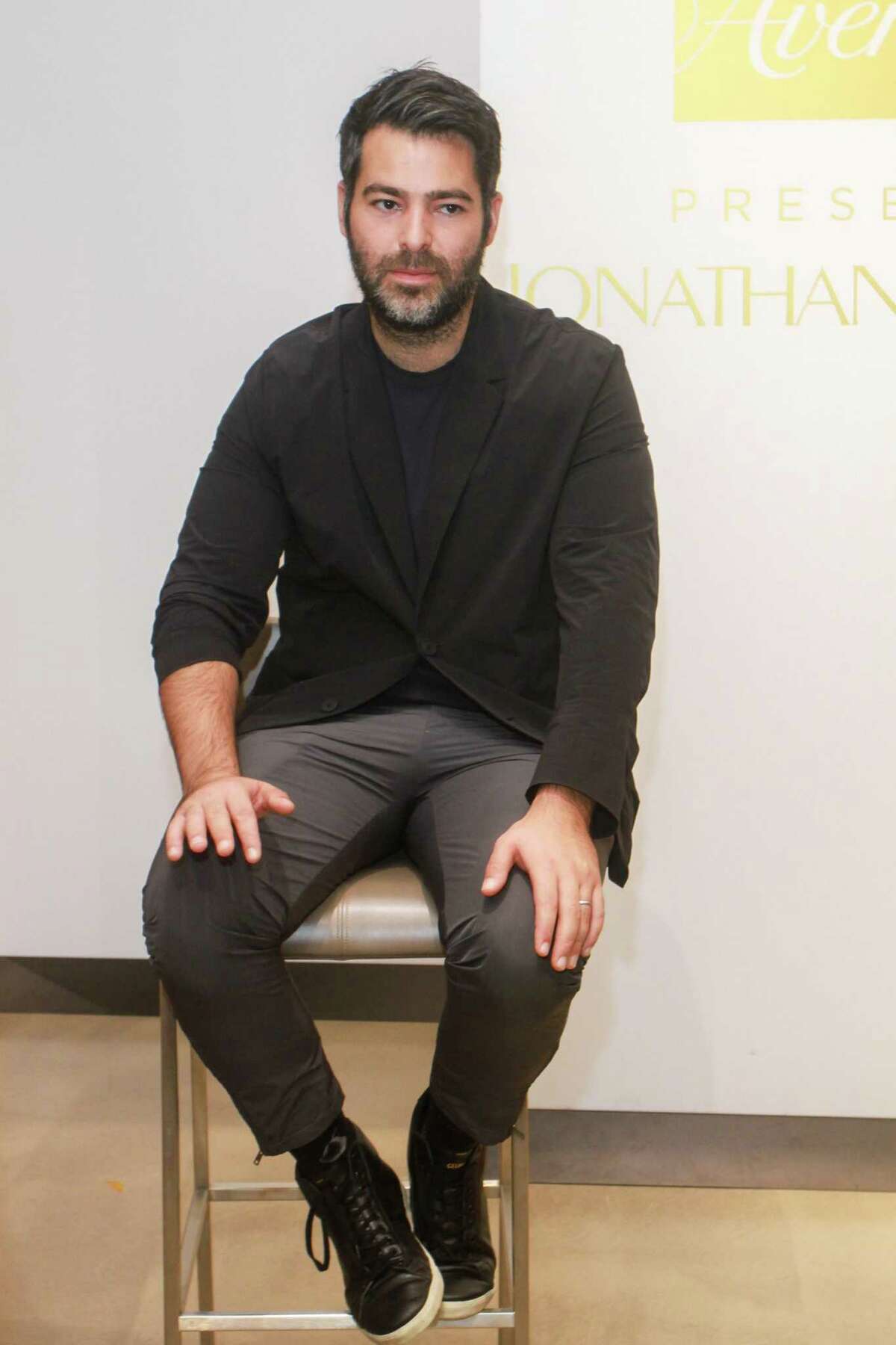 Fashion designer Jonathan Simkhai helps ‘it’ girls, Saks VIPs shop his ...