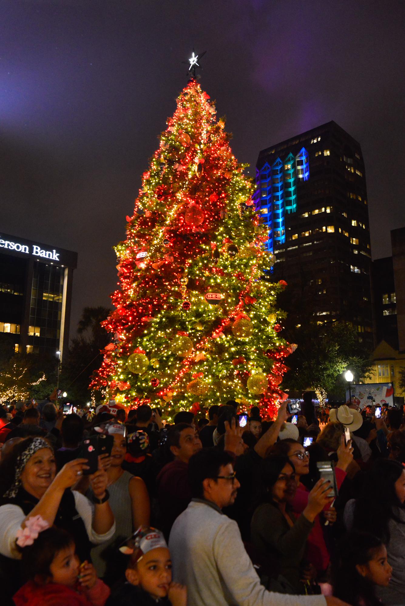 Businesses Open On Christmas Day San Antonio 2022 San Antonio's Official Christmas Tree Lighting Moved Online — And Back In  Time — To Avoid Crowds Downtown