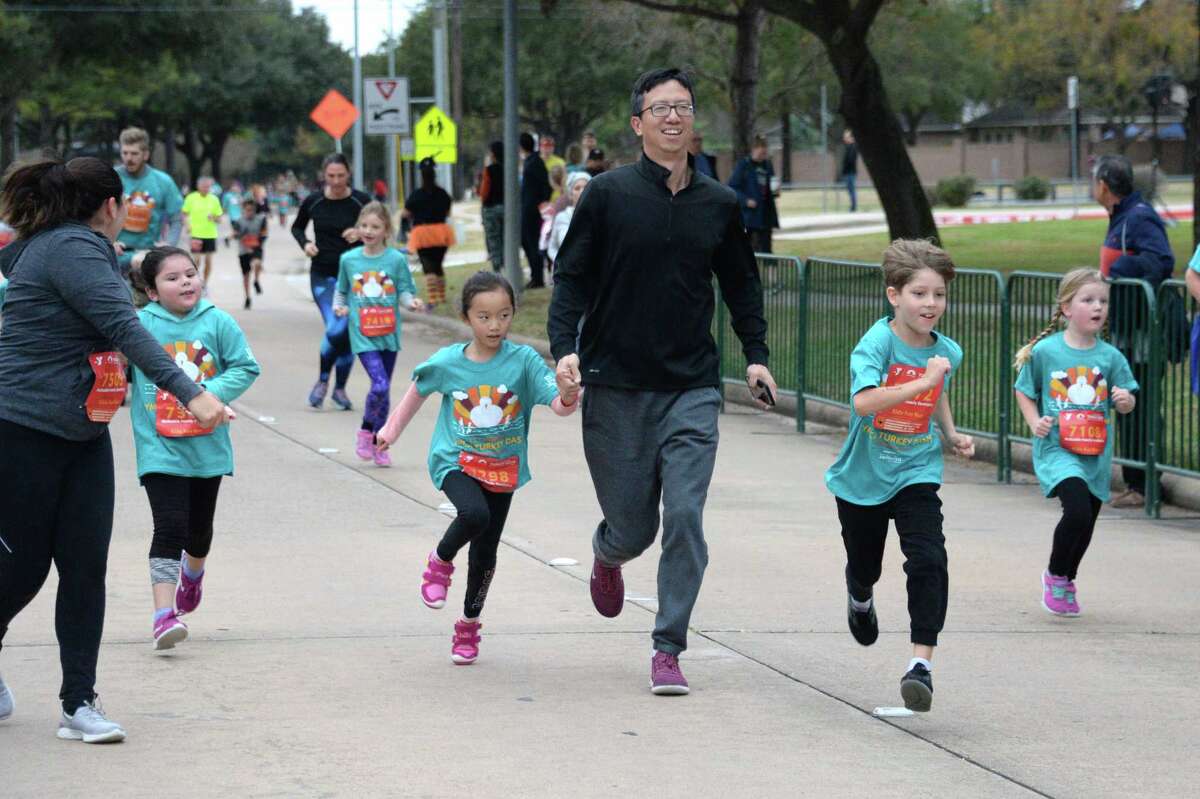 Katy YMCA's Turkey Dash brings out runners to support 'Better Us Campaign'
