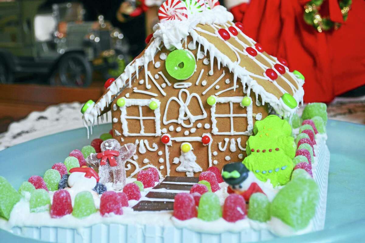 Students in grades 6-9 are invited to decorate a gingerbread house on Dec. 10 at Wilton Library.