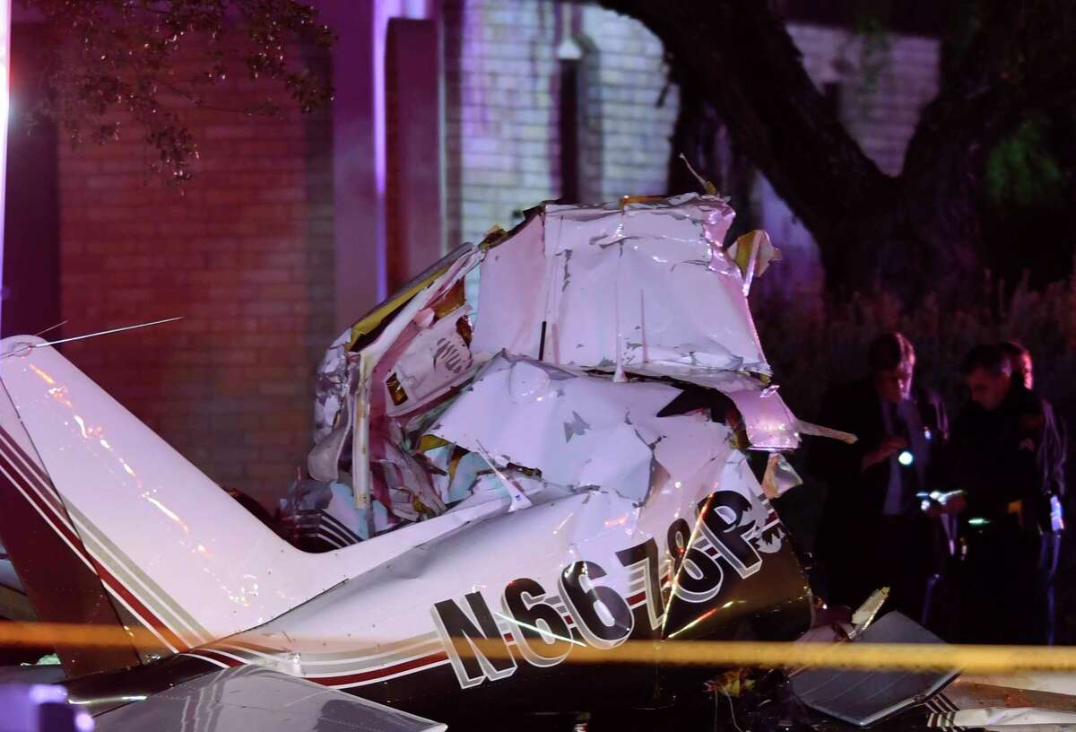 plane crash at detroit city airport