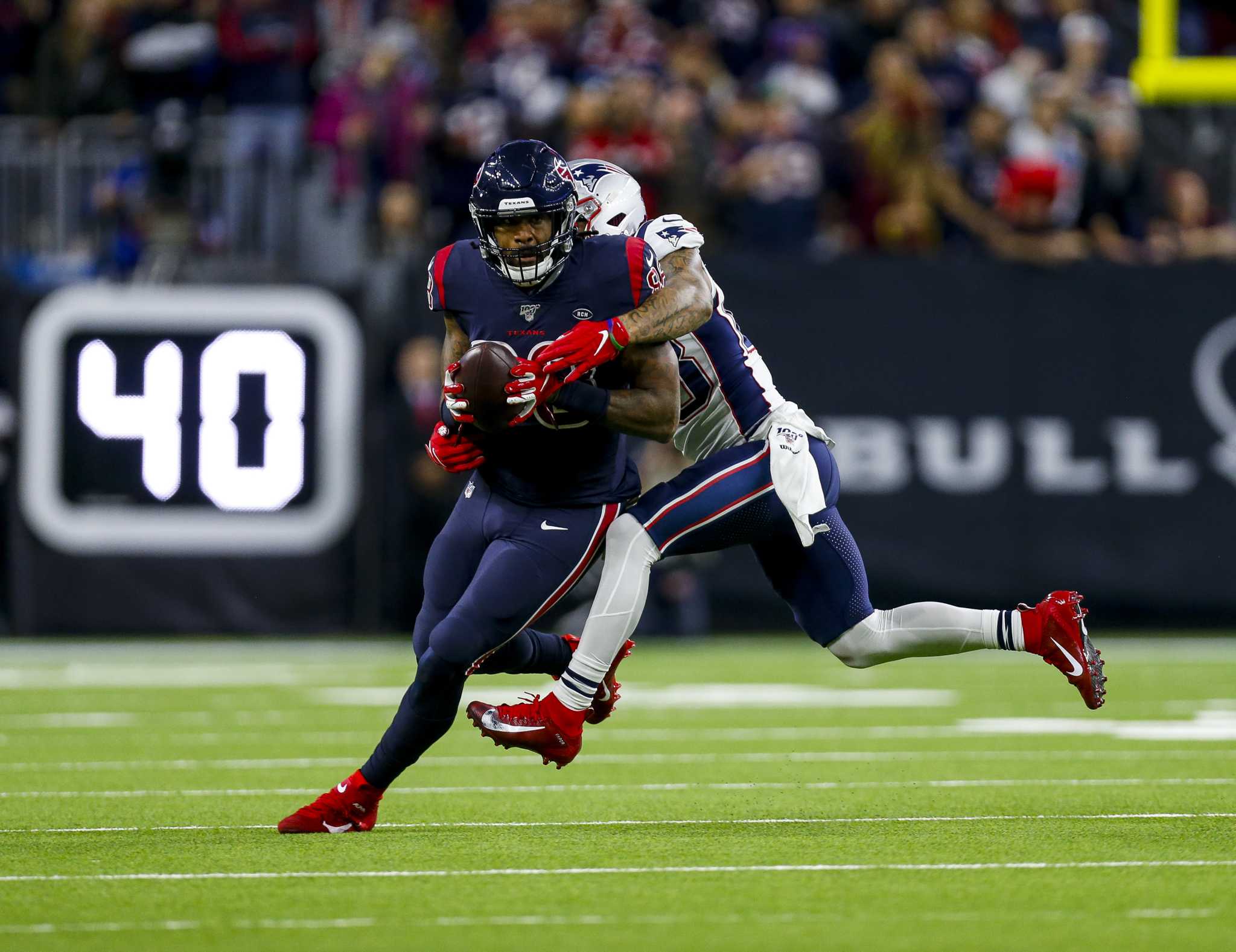 Charles Omenihu cheers on Deshaun Watson against Texans