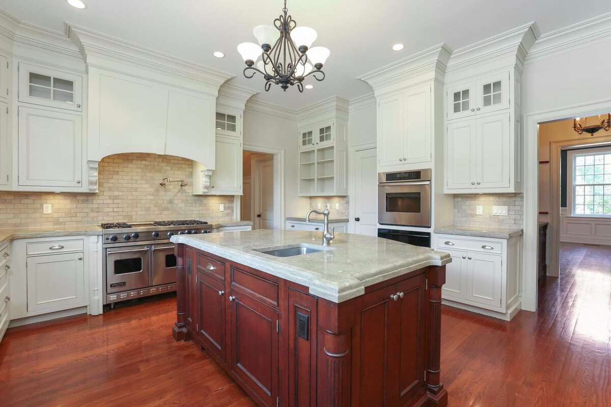 Today’s buyers seek kitchens that are bright, and well