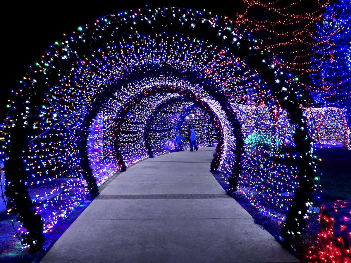 Here's where to see the best Christmas lights around Houston this year