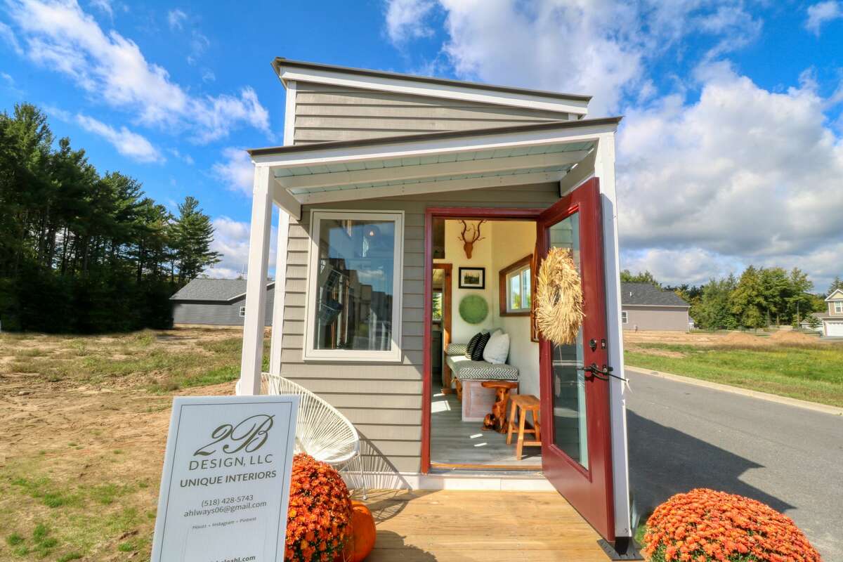 Saratoga County student-built tiny home up for auction online