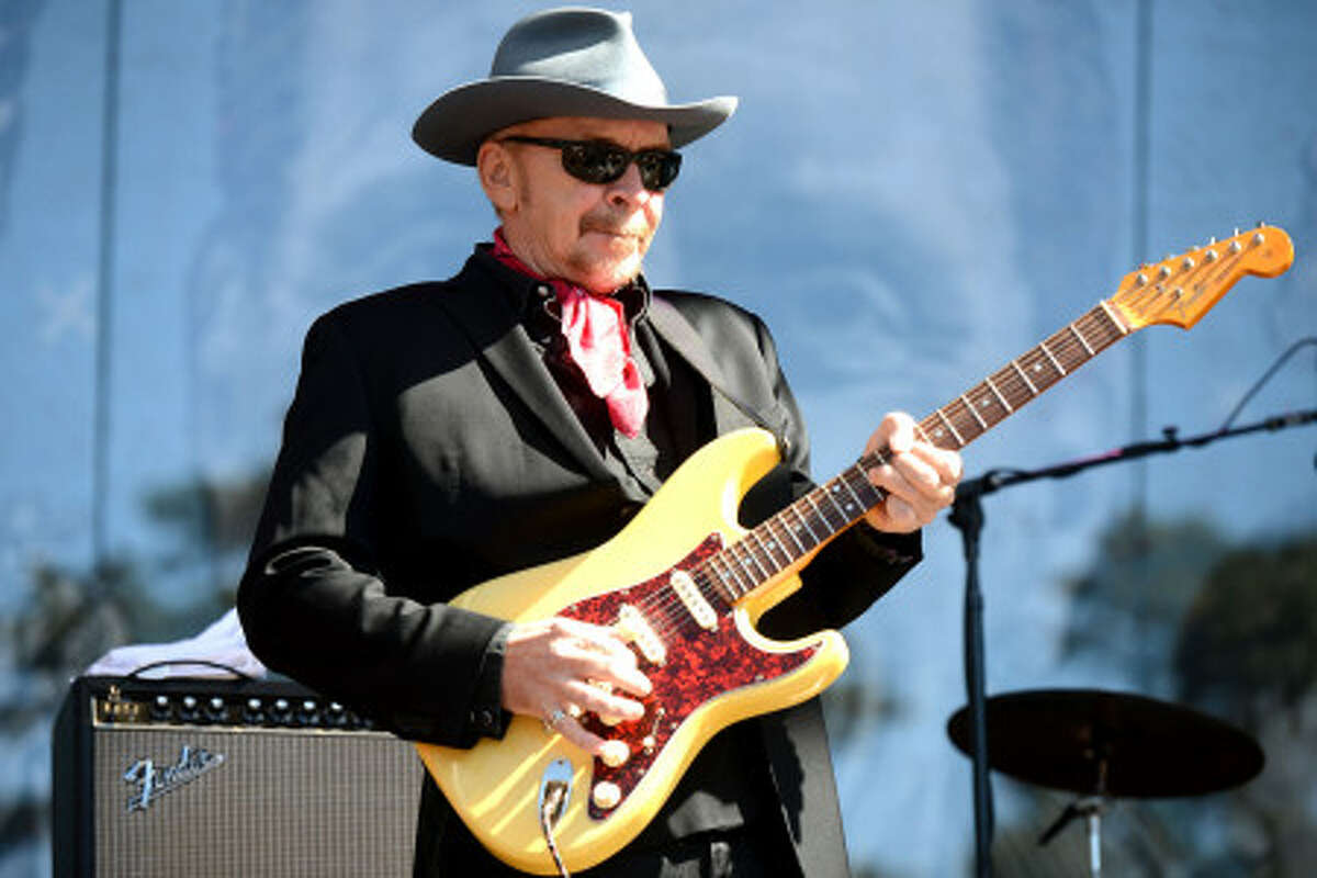 dave alvin from a kitchen table