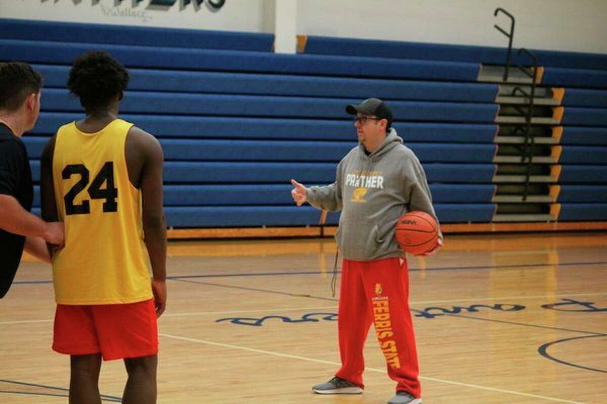 Baldwin basketball coach JJ Eads instructs his team during a Monday practice. (Star photo/John Raffel)