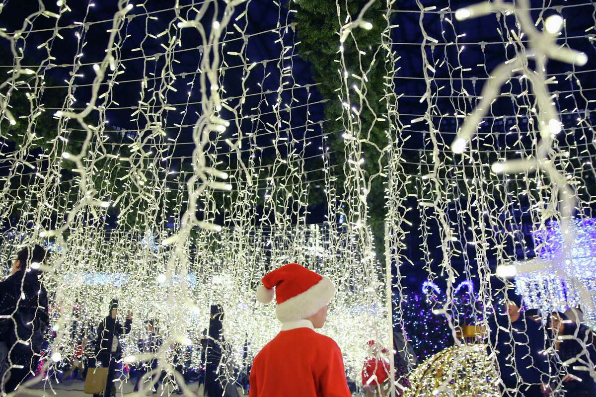 t mobile arena seattle christmas lights