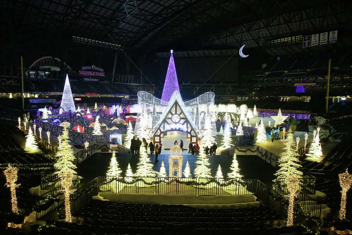 300,000 square feet of lights Enchant Christmas brings holiday cheer