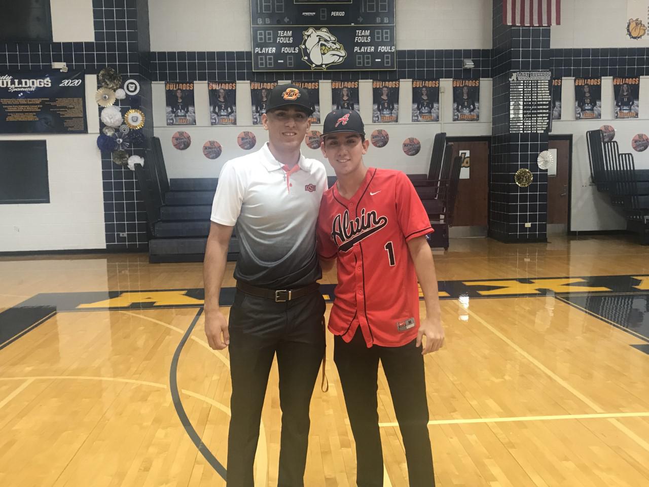 Alexanders Galvan, Hernandez sign letters of intent