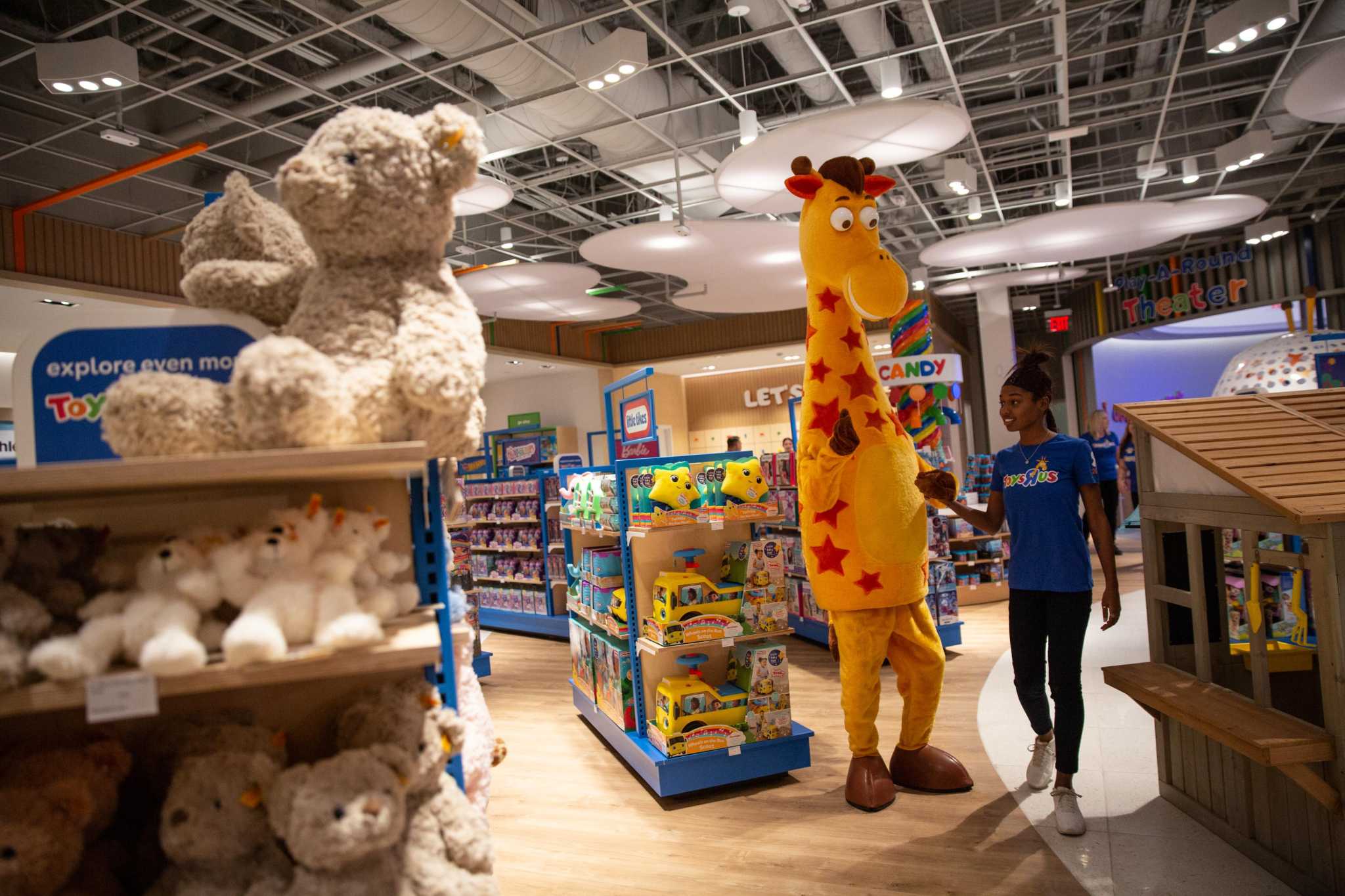 Who's living in Geoffry's House now? The Houston Galleria Toys 'R