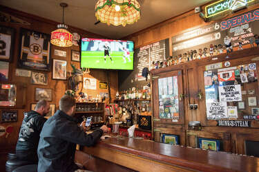 Sf S Most Fanatical Sports Bar Where The Fans Aren T Rooting For A