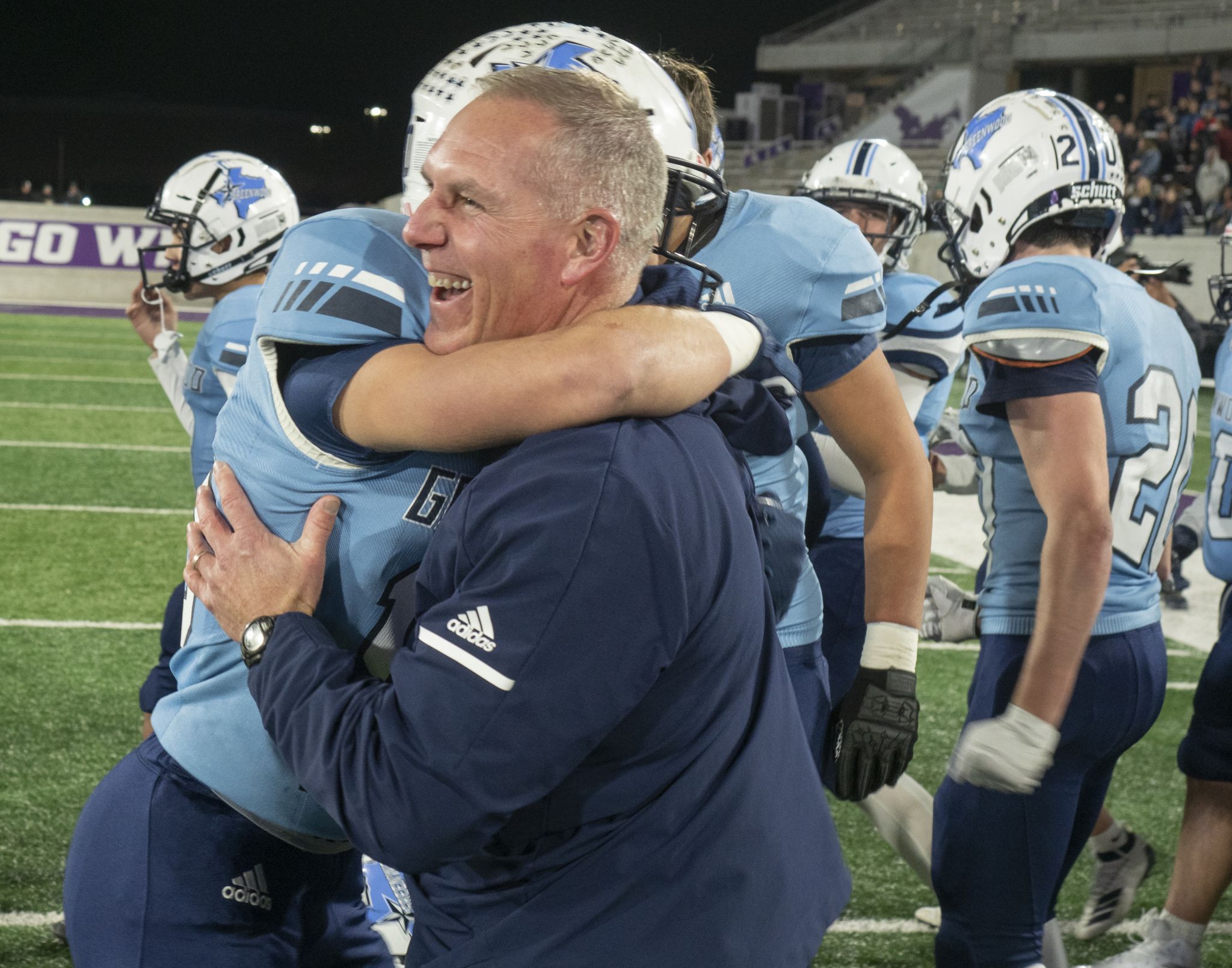Greenwood Wins Nail Biter Over Iowa Park Advances To Semis