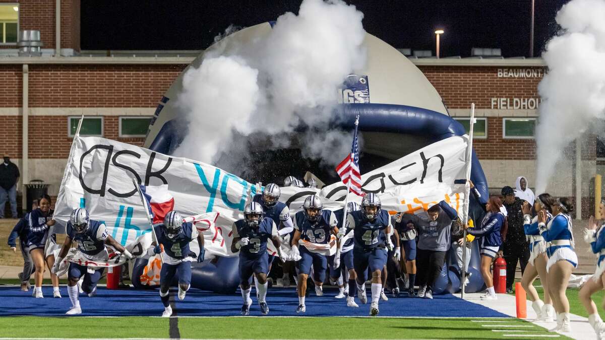The Mustangs of West Orange-Stark take to the field for their quarterfinal match with the Silsbee Tigers on Friday night at BISD Memorial Stadium. Fran Ruchalski/The Enterprise