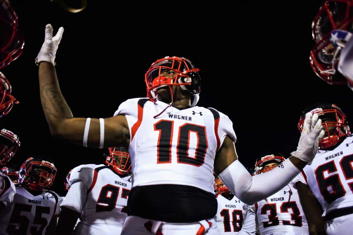 Wagner rolls to 7414 victory over CC Veterans in football quarterfinal