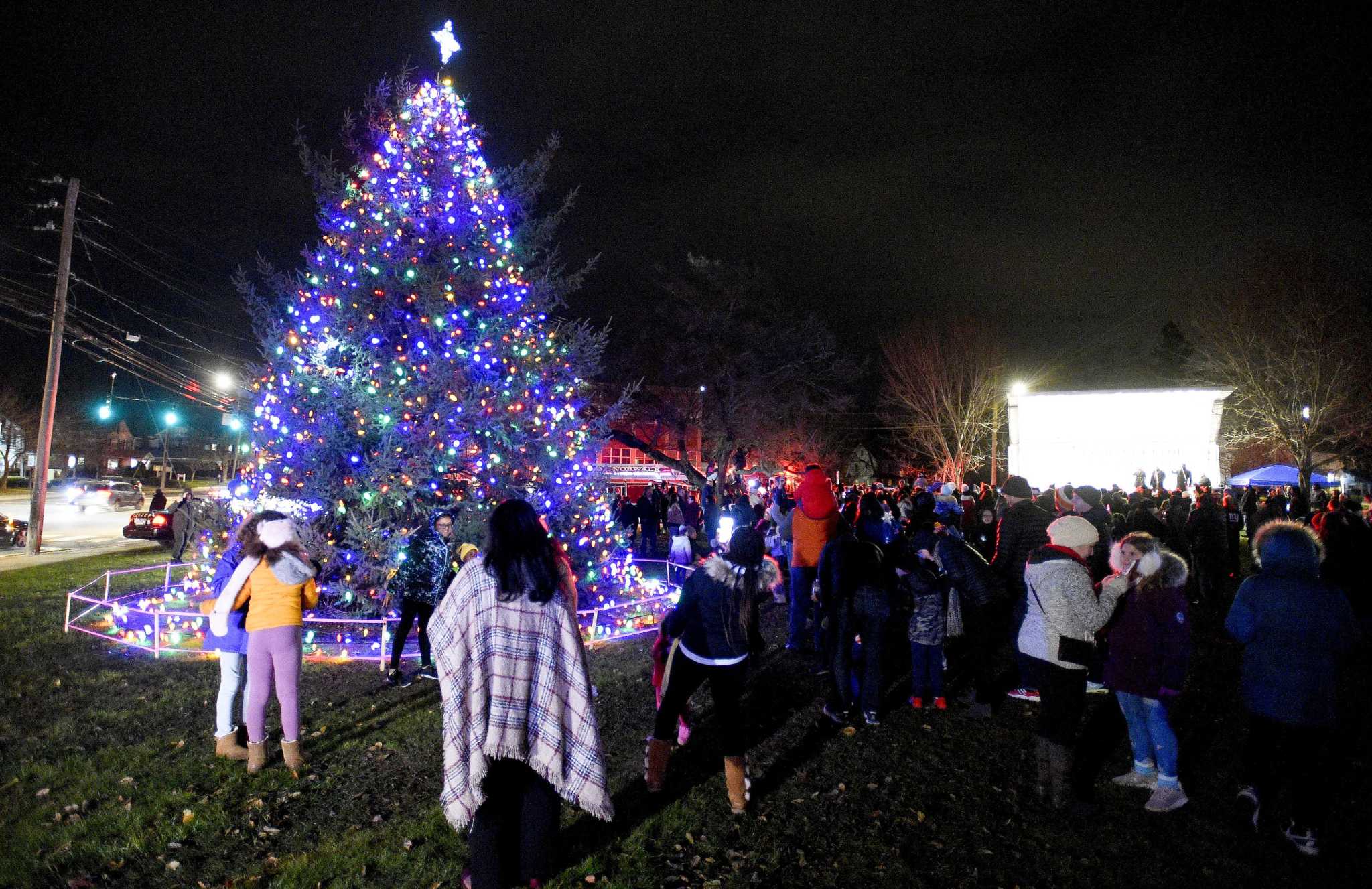 Photos Norwalk holds annual tree lighting 2019